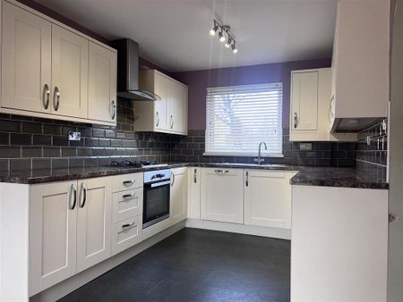 3 bedroom semi-detached house to rent - Photo 3