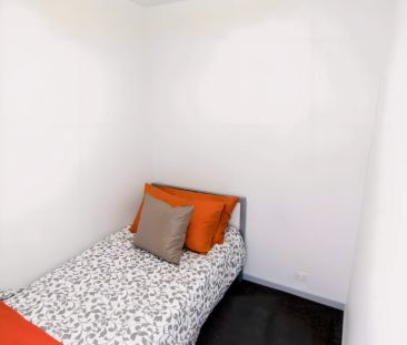 Medium 1 Bedroom with balcony style 3 - Photo 3