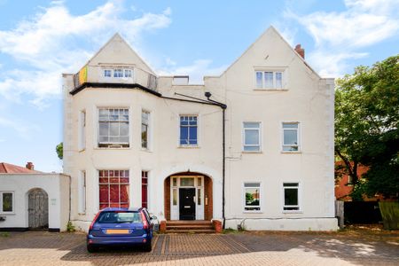 Grand Drive, London, SW20 - Photo 4