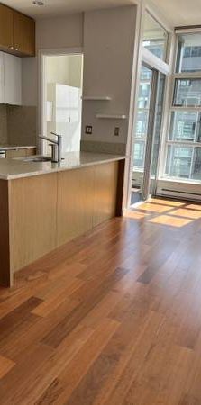 Downtown Vancouver 2beds+2Bath+1solar+patio+1den - Photo 1