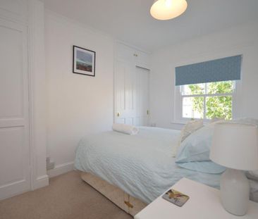 2 bedroom end of terrace house to rent - Photo 6