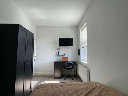 Wilson Street - Bed *% Off Mths Rent!* -available Now!, LN1 - Photo 4