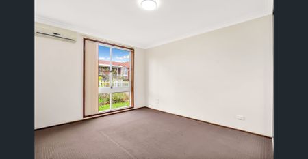 BEAUTIFUL HOME AT CONVENIENT & QUIET LOCATION! - Photo 2