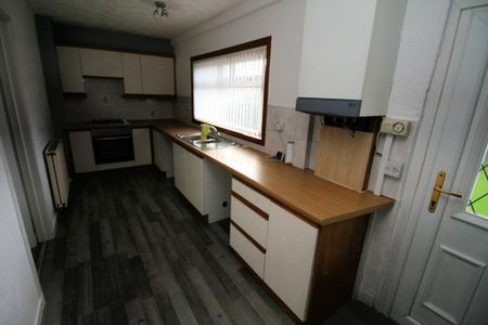 2 bedroom terraced house to rent - Photo 4