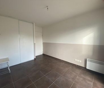 À louer : Appartement T2 de 42 m² à Miramas - Photo 4