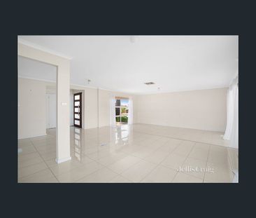 11 Clarks Rd, Keilor East, Vic 3033 - Photo 6