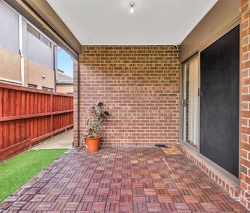 Stylish Family Living in Waterhaven Estate !! - Photo 4