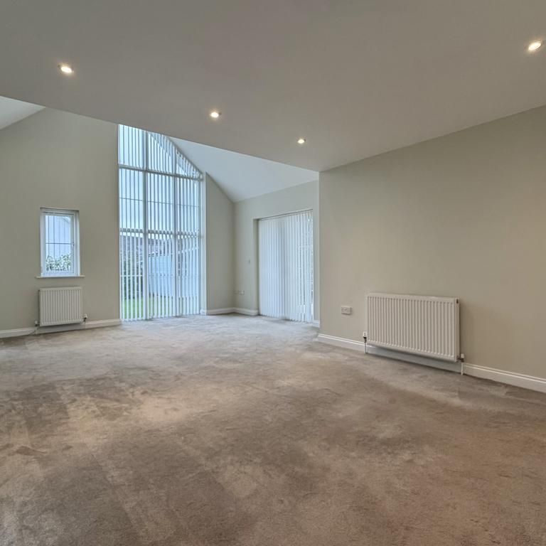 4 bedroom detached house to rent - Photo 1