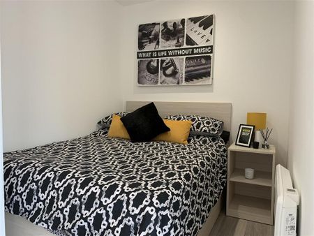 Studio to rent - Photo 2