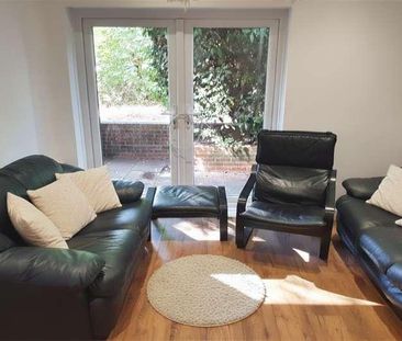 Bedroom Detached House In Bournemouth, BH9 - Photo 1