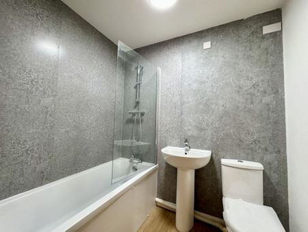 1 Bedroom Flat - Photo 4