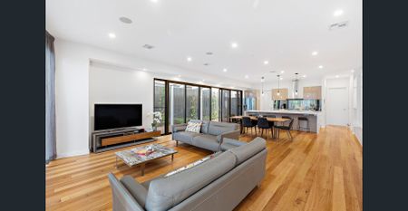 Luxury Living on the Park - Private Lift Access to Each Floor of Property. - Photo 5