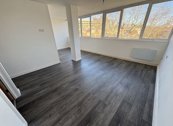 Market Square, Northampton - Photo 1