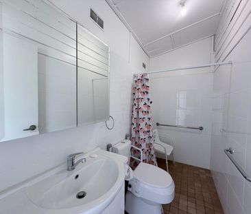 COZY 3 BEDROOM FAMILY HOME - Photo 6