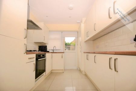 3 bedroom terraced house to rent - Photo 5