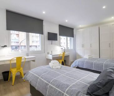 Lovely room for rent in 5-bedroom apartment with terrace in Sants - Foto 4