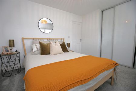 3 bedroom terraced house to rent - Photo 3