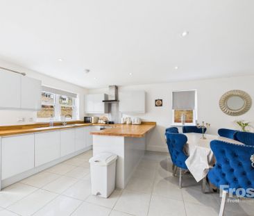 Britwell Road, Burnham, Bucks,SL1 - Photo 4