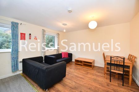 5 bedroom townhouse to rent - Photo 2