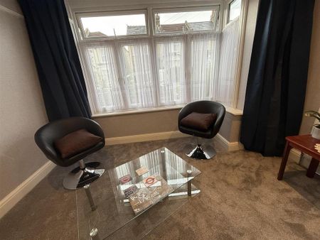 3 bedroom terraced house to rent - Photo 4