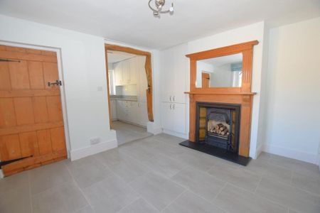 3 bedroom semi-detached house to rent - Photo 3