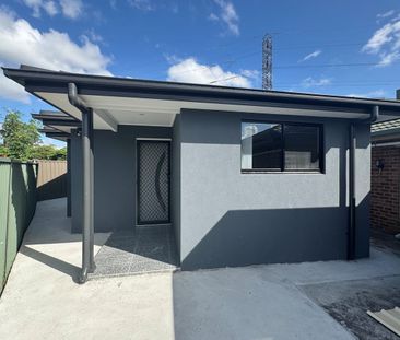 Modern 2-Bedroom Granny Flat For Rent ! - Photo 4