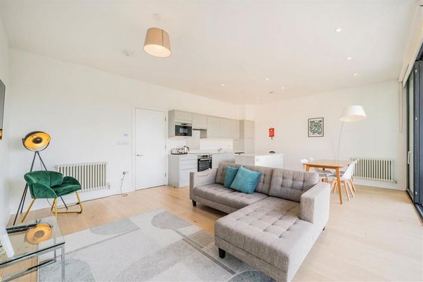 2 bedroom flat to rent - Photo 1