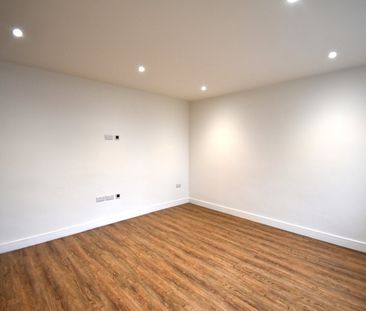 4 bedroom semi-detached house to rent - Photo 1