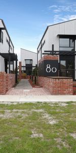 Architecturally designed one bedroom! - Photo 4