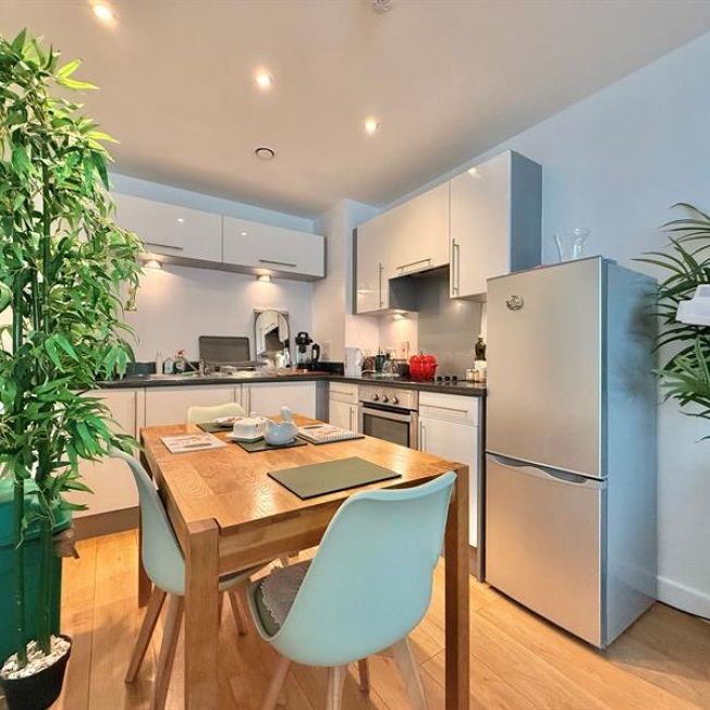 1 Bedroom Apartment To Let - Photo 1