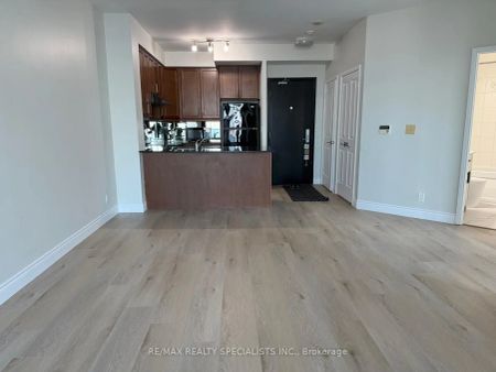 90 Absolute Avenue #810 - Photo 5