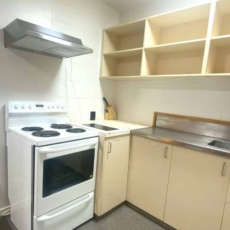 Five bedroom fully furnished apartment - Photo 4