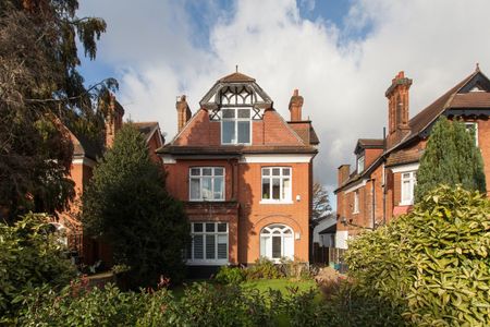 2 Bed Maisonette, Harold Road, SE19 - Photo 2