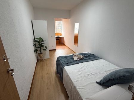 Calle de Perú, Coslada, Community of Madrid 28823 - Photo 4