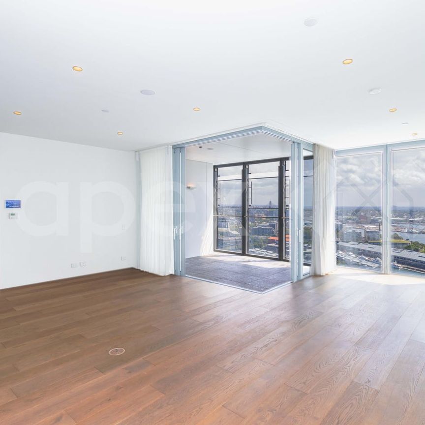 Luxurious Two Bedroom with Study Apartment - Photo 1