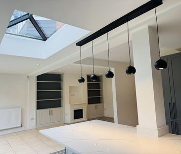 5 Bed Semi-Detached House, Walmington Fold, N12 - Photo 2