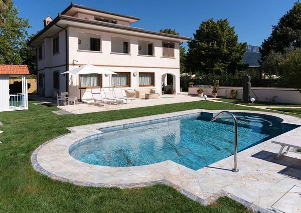 via Pietro neni, 7, Forte dei Marmi, Tuscany 55042