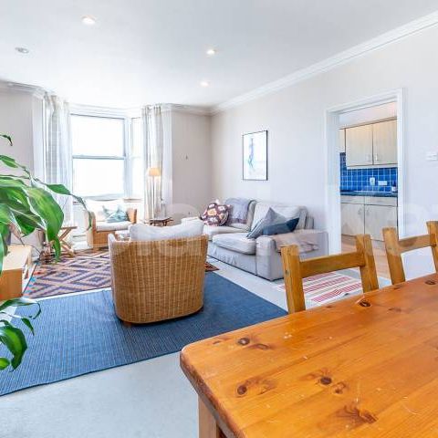 Amazing two double bedroom property set in a period conversion - Photo 1