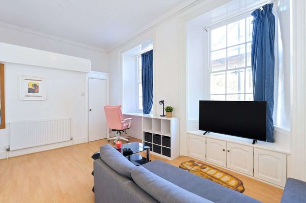 Spacious Studio Apartment in the Heart of Clifton - Photo 1