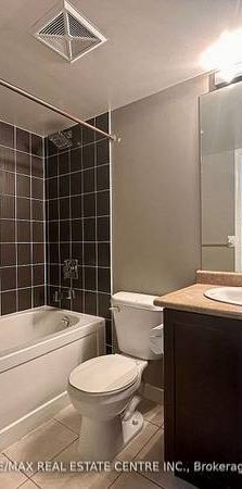 Hurontario & Burnamthorpe Luxurious 1Bdrm Open Concept Upgraded Kitch - Photo 1