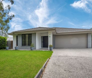 Large Home with Solar Panels - Photo 4