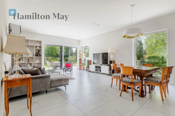 Nowoczesny parterowy dom z basenem w Nadarzynie - Photo 1