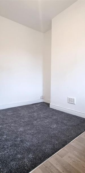 Colne Road, Burnley - Photo 1