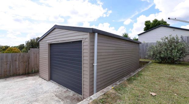 Family Home in Pukete - Photo 1