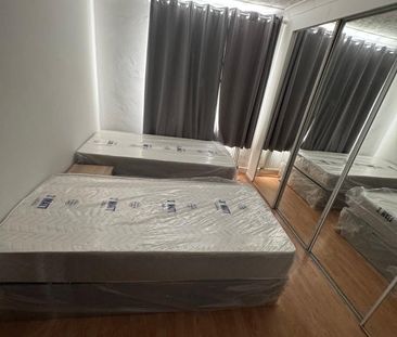 Room in a Shared House, Netherfield Gardens, IG11 - Photo 5