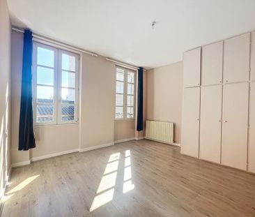 Location Maison 4 pièces 110m² AGEN 47000 - Photo 2