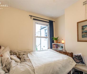 4 bedroom terraced house to rent - Photo 4