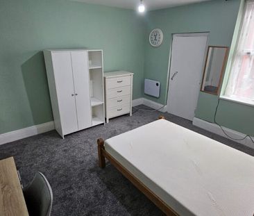 Flat 2, Linden Grove, Beeston, Leeds, LS11 6EY - Photo 4