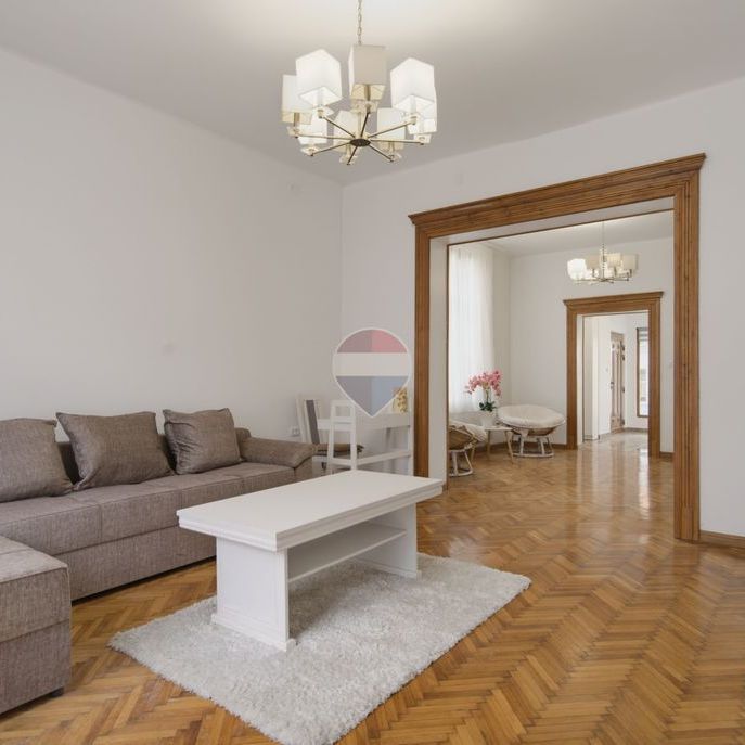 Vilă cu 4 camere de închiriat în zona Intim - Photo 1