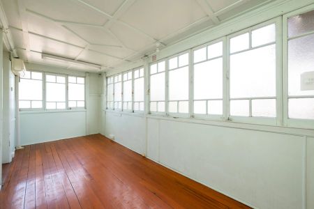 Charming Character Home in the Heart of Woolloongabba - Photo 4